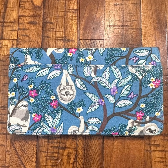 Vera Bradley Hanging Around Sloth Retired Pattern Checkbook Cover Wallet Quilted - Picture 2 of 4